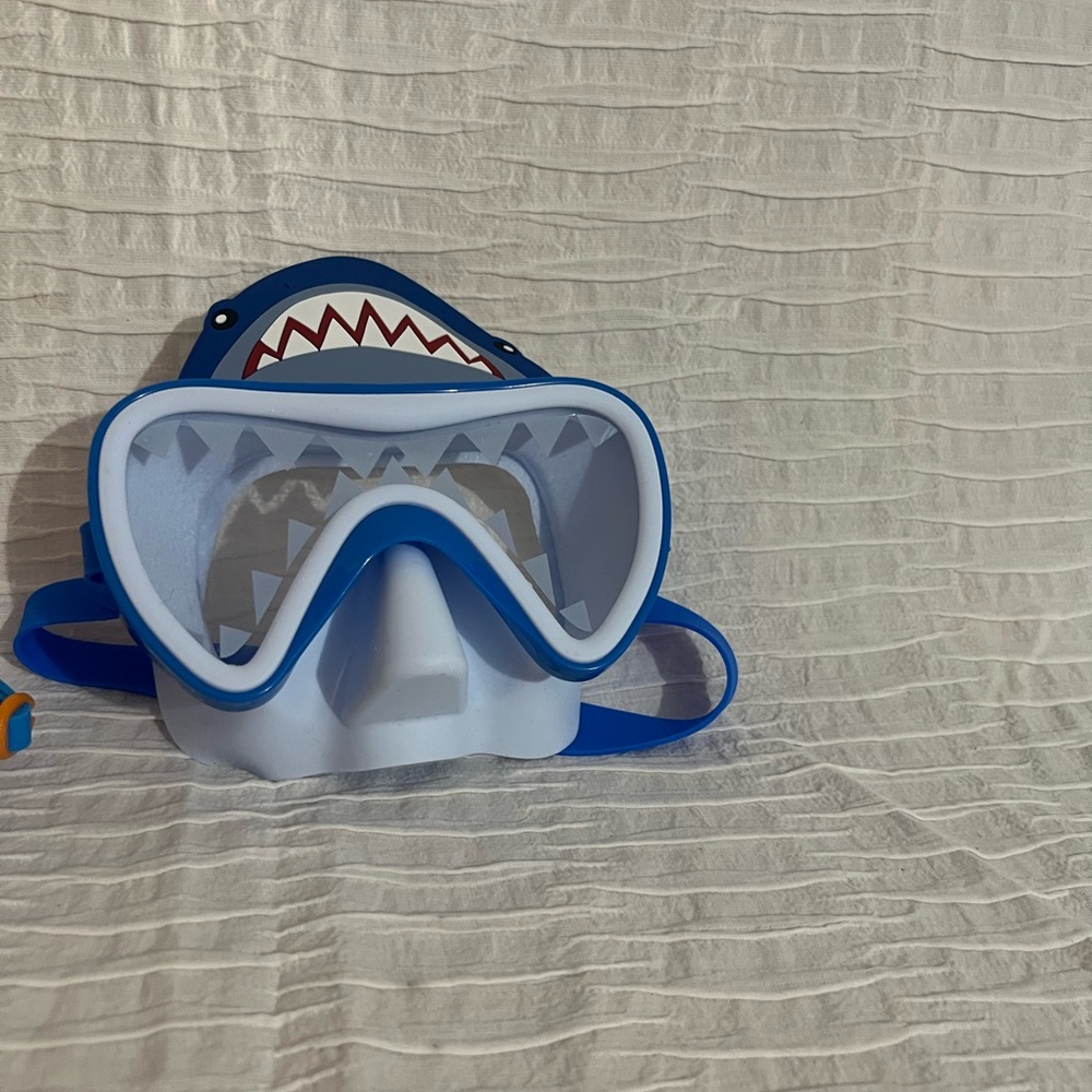 Blue Shark-Themed Swim Mask